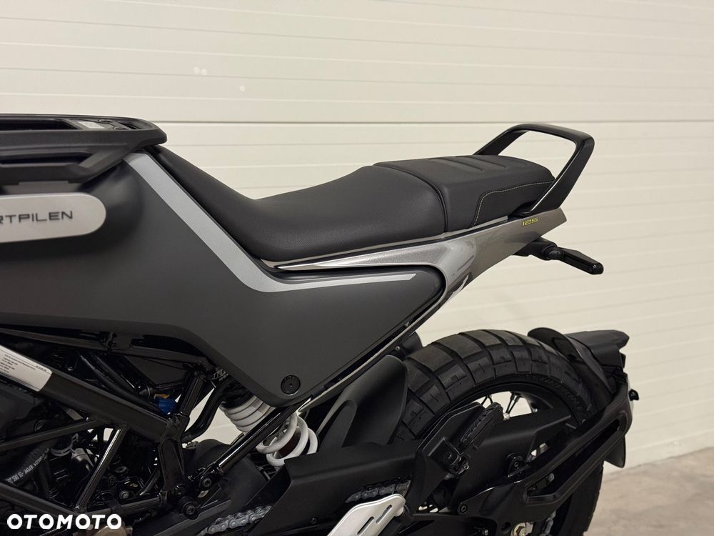 Husqvarna Svartpilen - 34