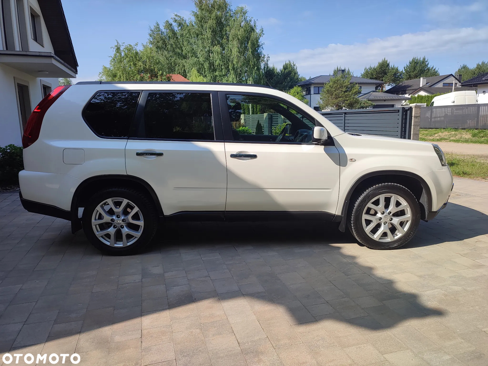 Nissan X-Trail 2.0 dCi 4x4 DPF Platinum - 17
