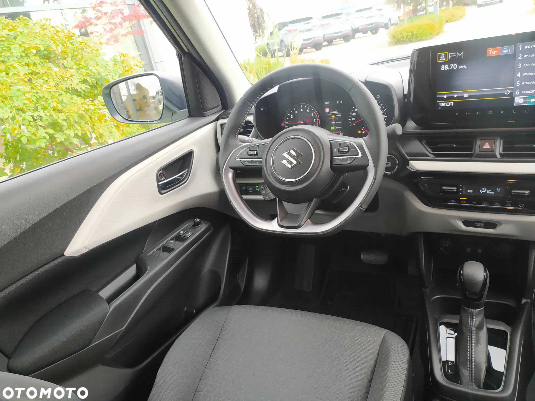 Suzuki Swift 1.2 Dualjet SHVS Premium Plus CVT - 17