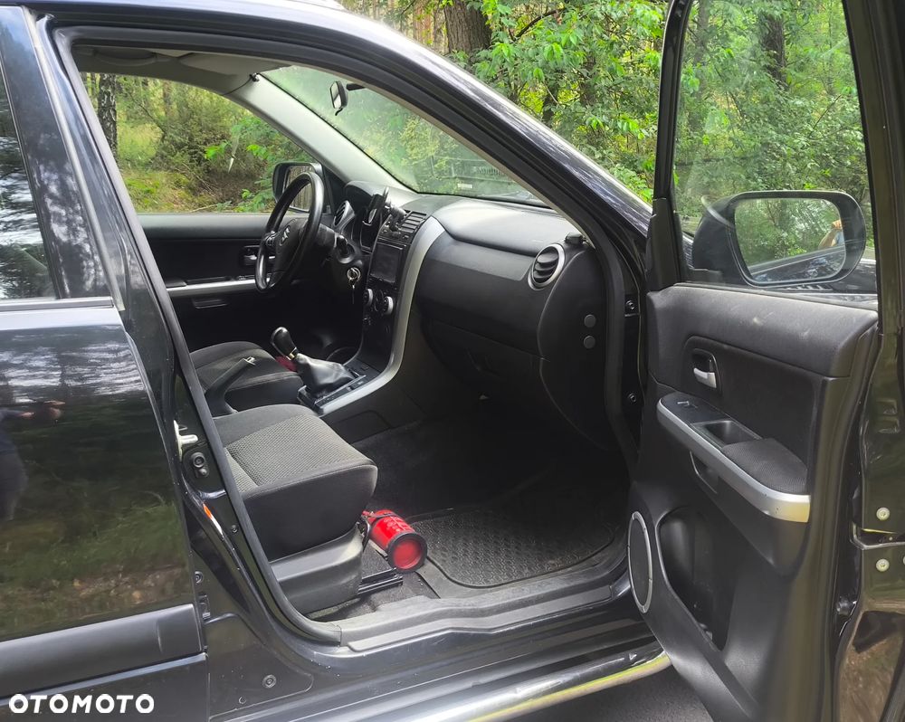 Suzuki Grand Vitara 2.0 - 18