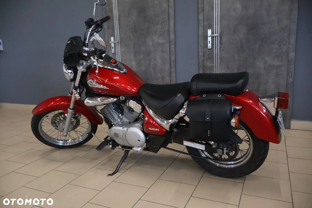 Suzuki Intruder - 17