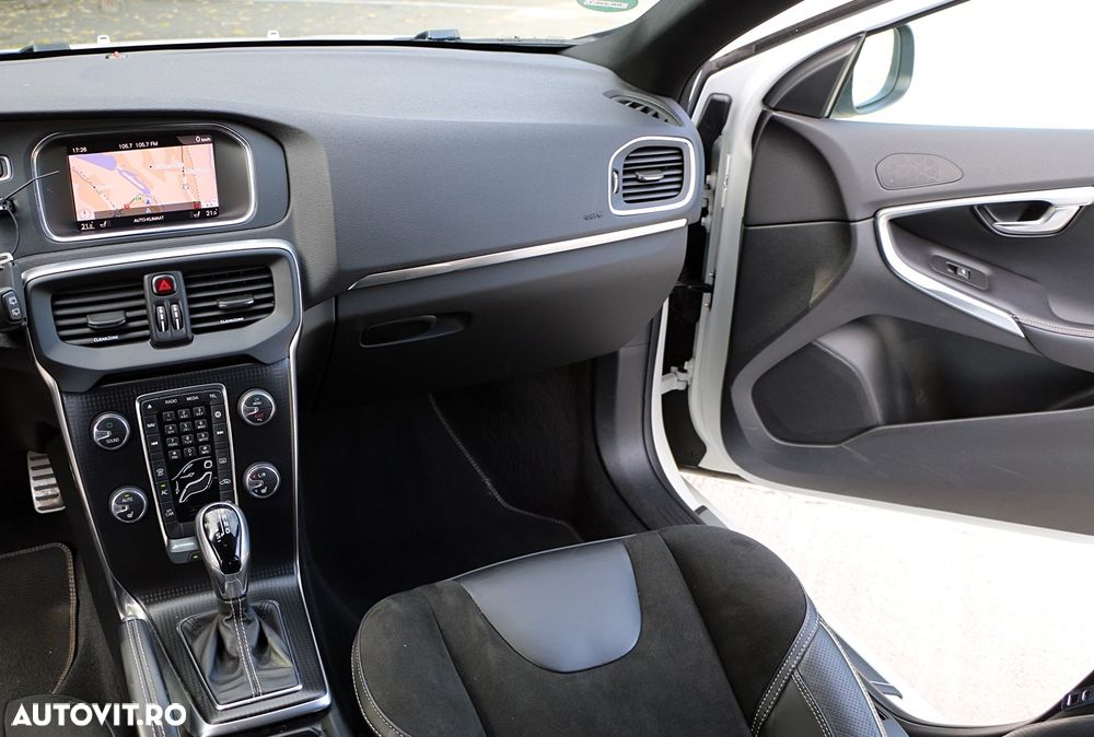 Volvo V40 D3 Aut. R-Design - 15