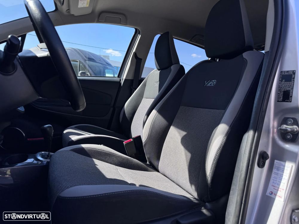 Toyota Yaris 1.5 HSD 20 Anos - 5