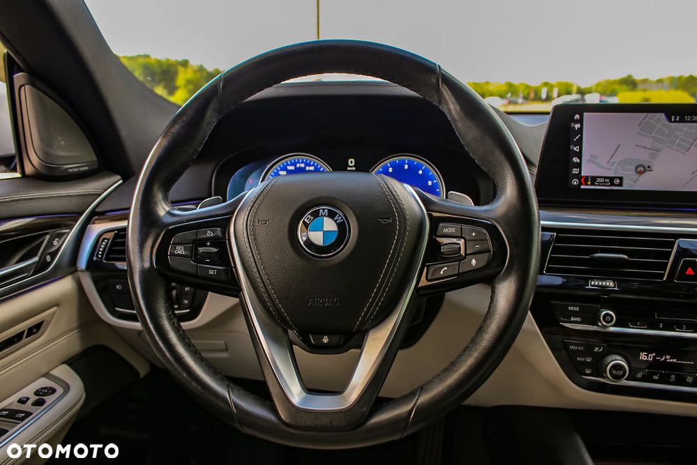 BMW 6GT 640i xDrive Sport Line - 35