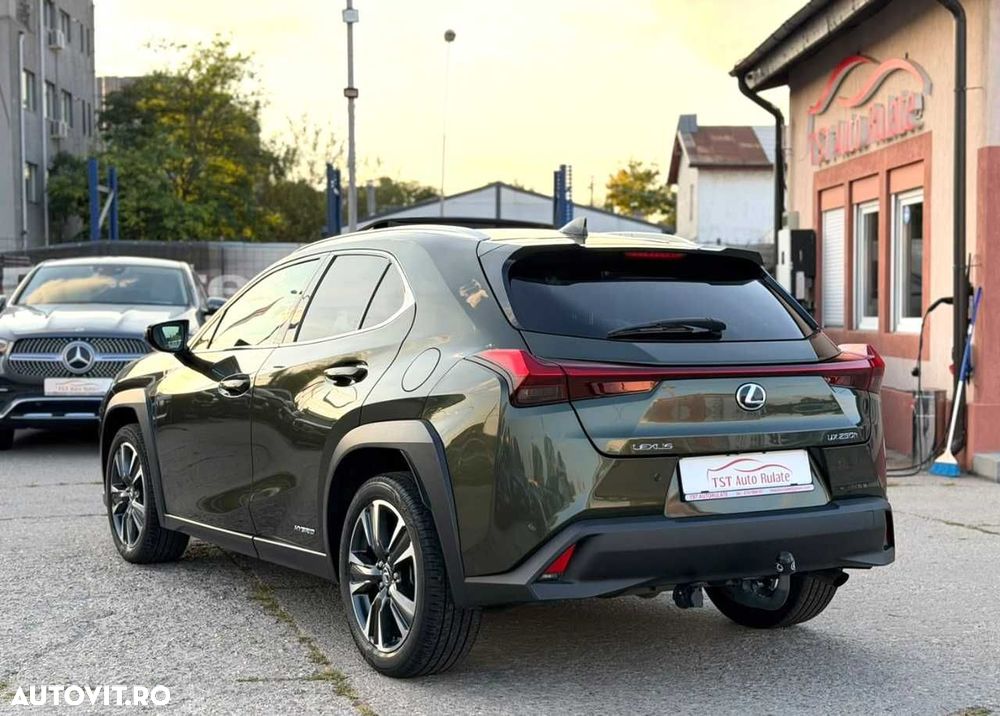 Lexus UX - 7