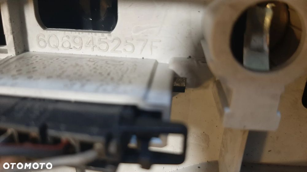 Lampa VW POLO  IV  9N  LIFT prawa lewa 07r - 4