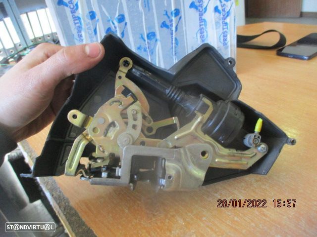 Fecho 2027330108 MERCEDES W202 1996 TE MANUAL MERCEDES W202 1995 C220D 95CV 5P CINZA TE - 2