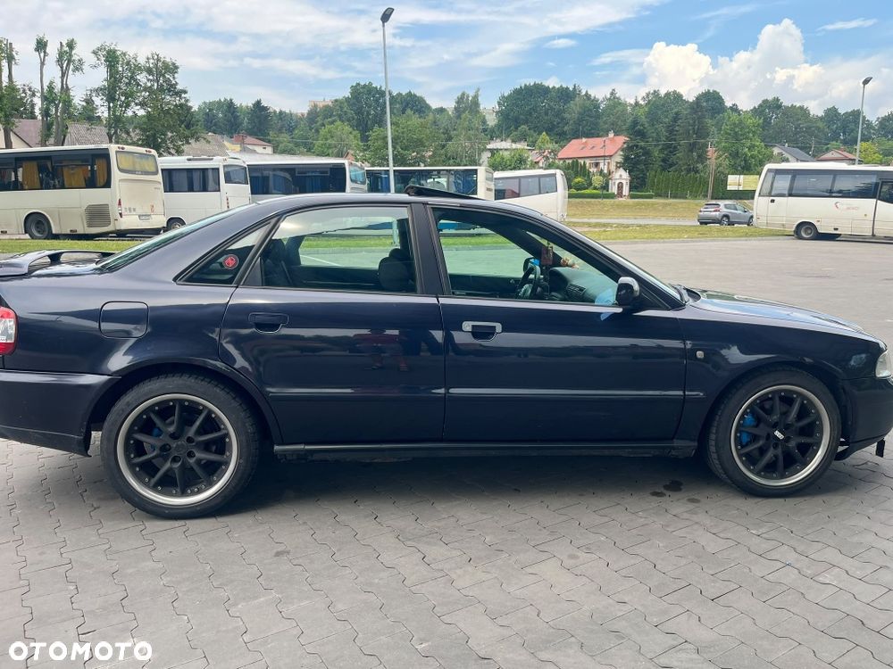 Audi A4 Limousine - 2