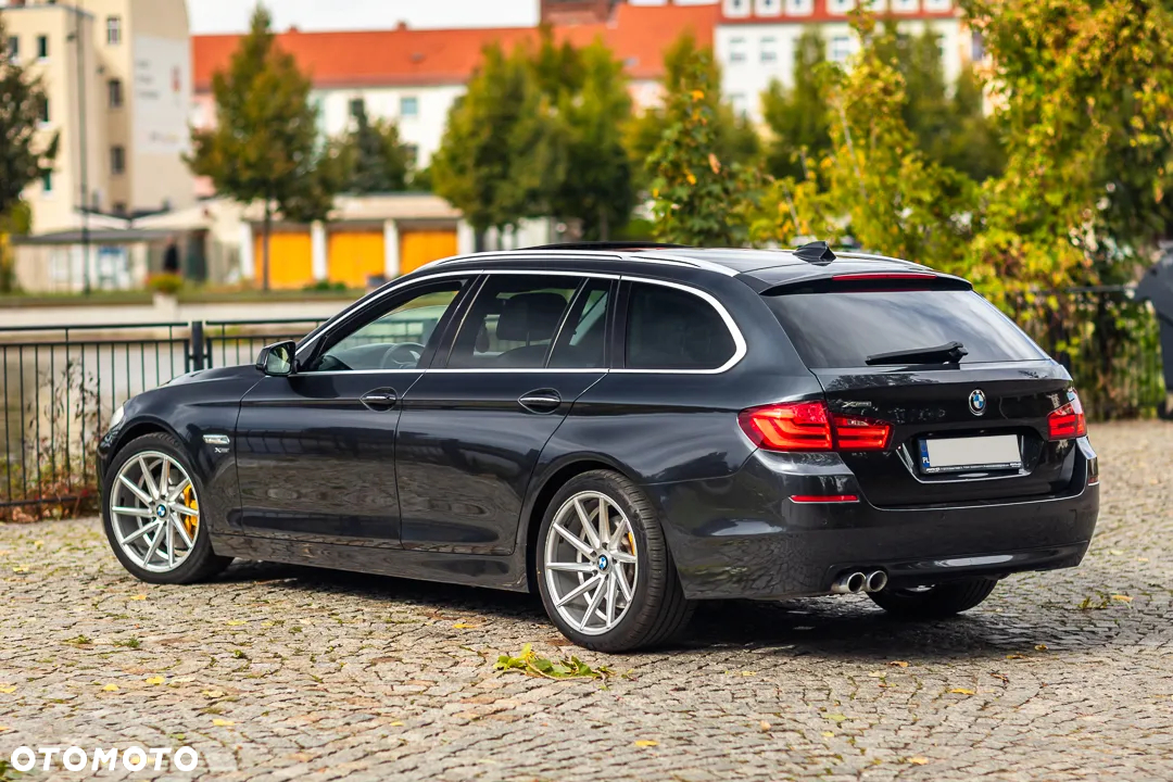 BMW Seria 5 530d xDrive - 15