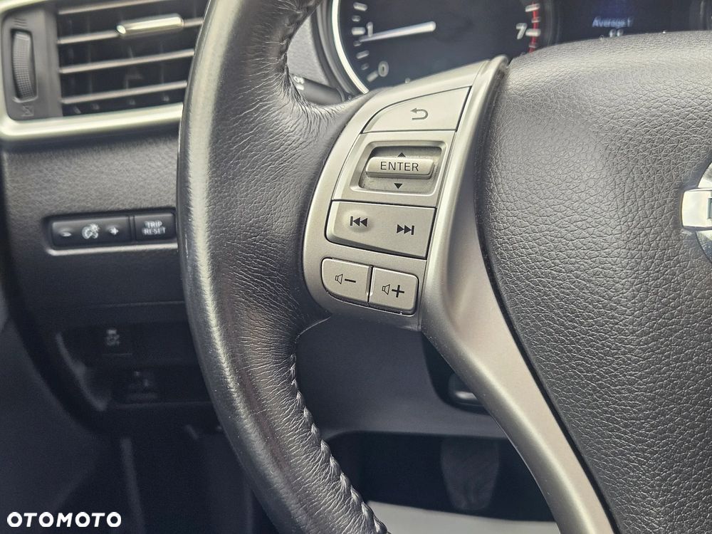 Nissan X-Trail 1.6 DIG-T N-Connecta 2WD - 28