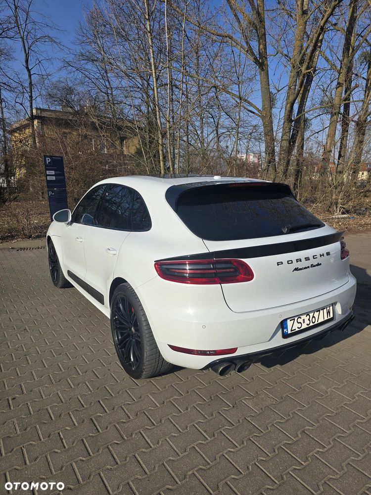 Porsche Macan Turbo - 4