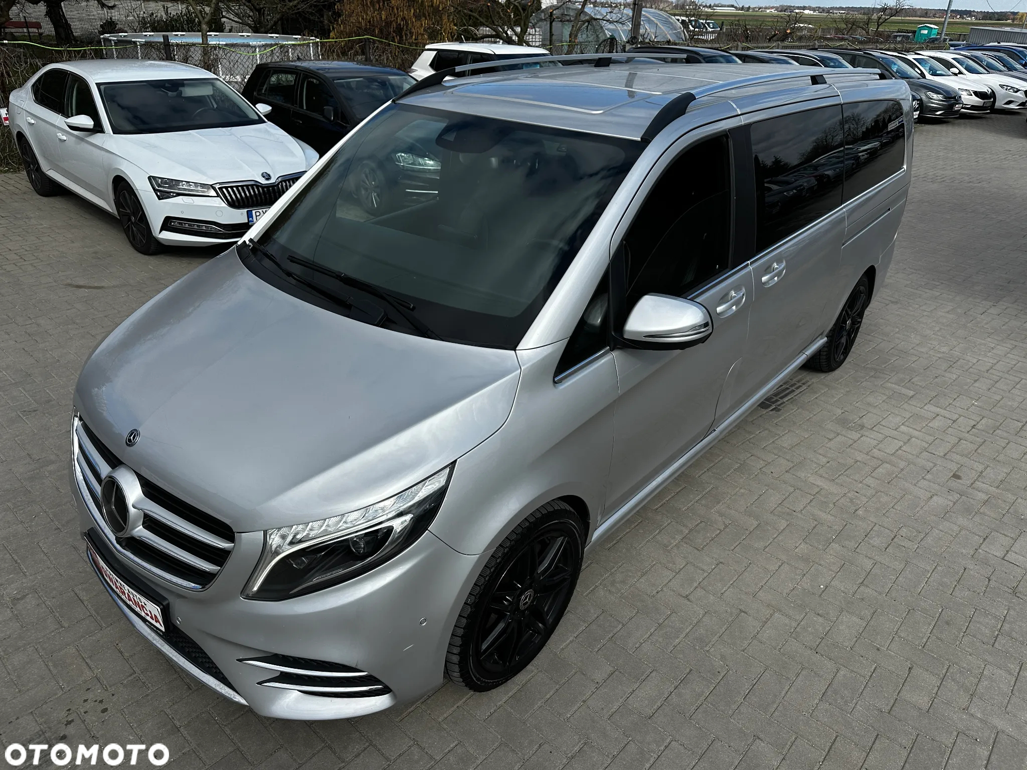 Mercedes-Benz Klasa V - 34