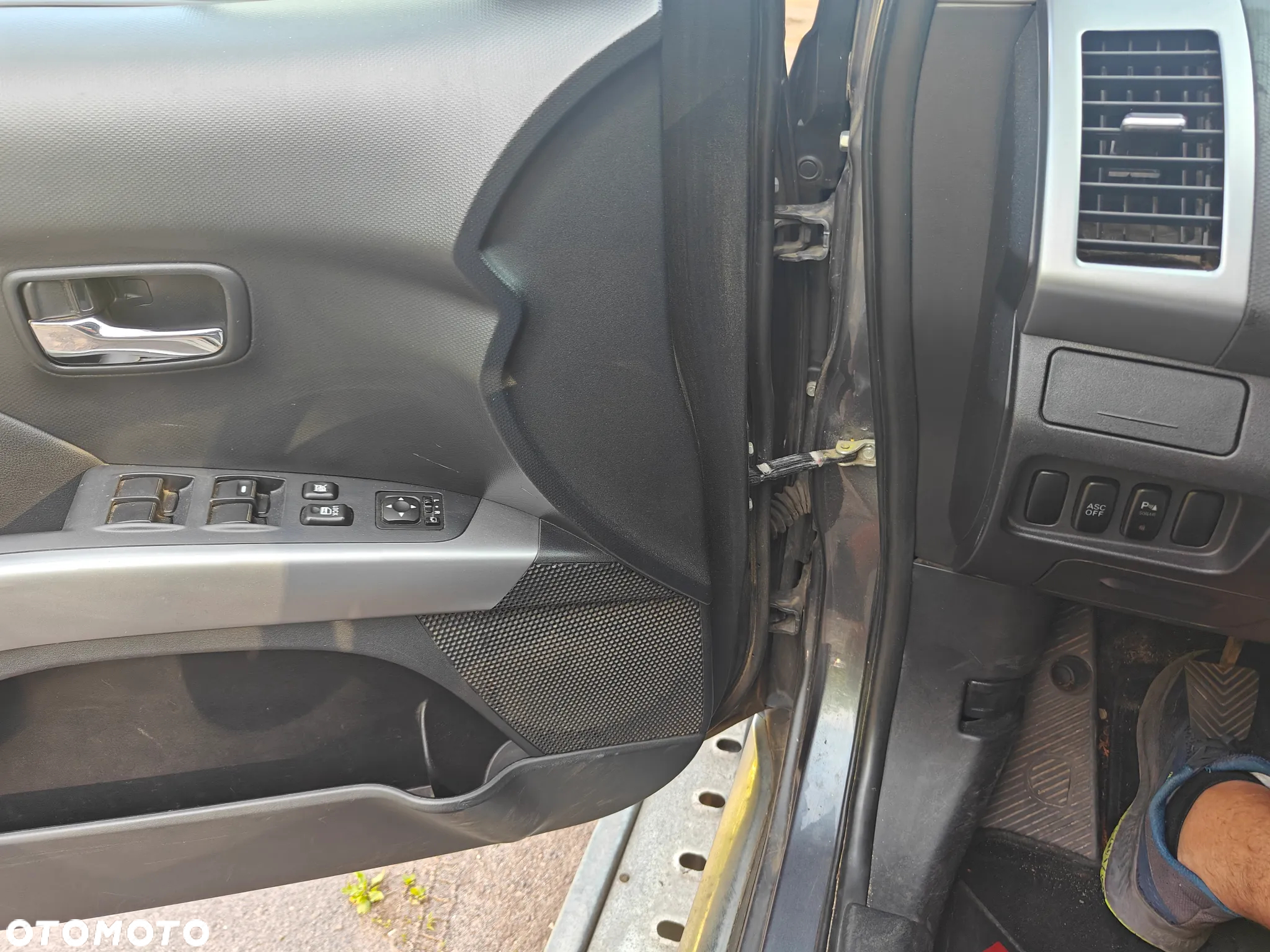 Citroën C-Crosser 2.2 HDi Exclusive - 12