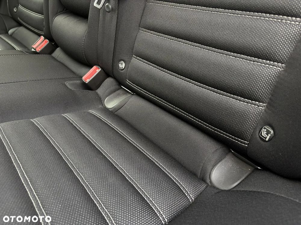 Ford Mondeo 1.5 EcoBoost Trend - 32