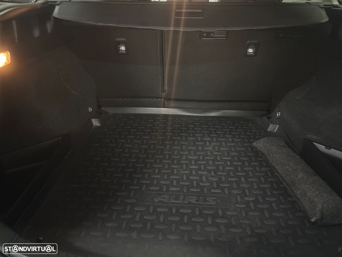 Toyota Auris Touring Sports 1.2T Comfort+Pack Sport - 23