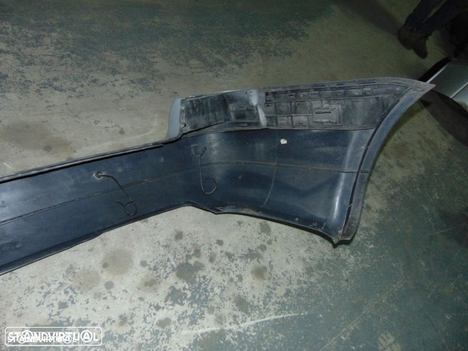 BMW 318TI parte traseira - 6