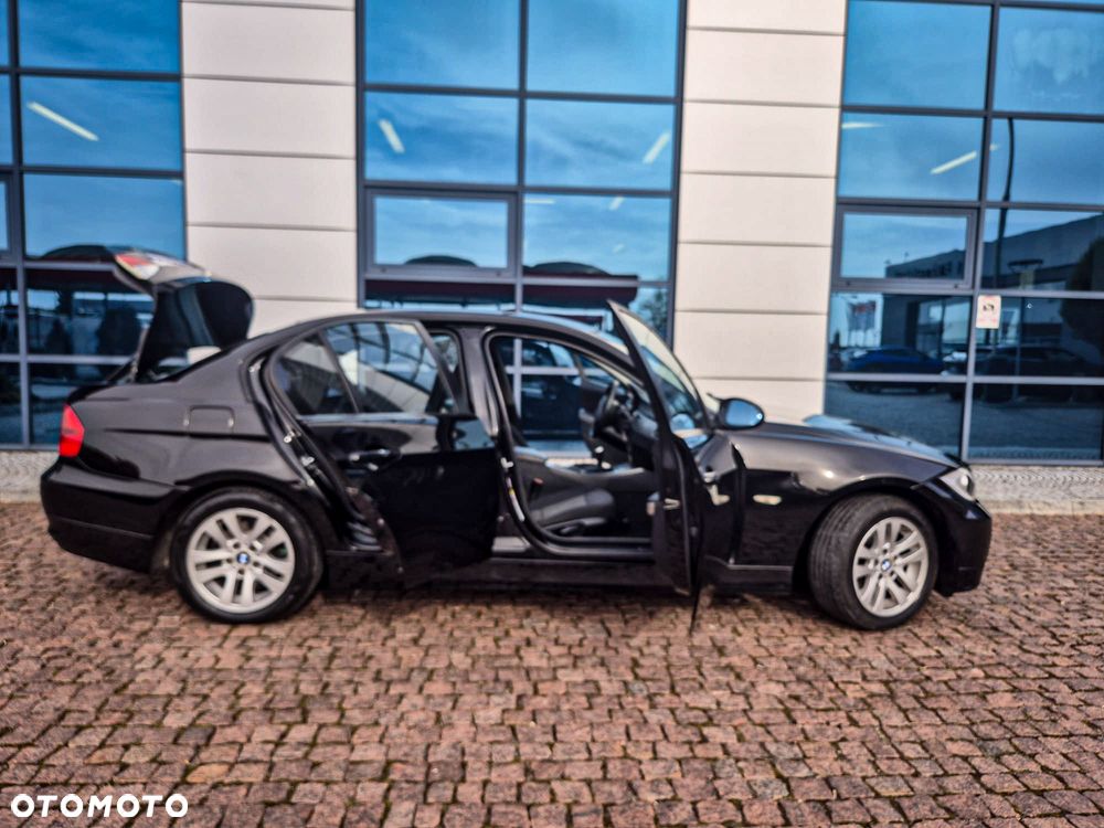 BMW Seria 3 320i - 17