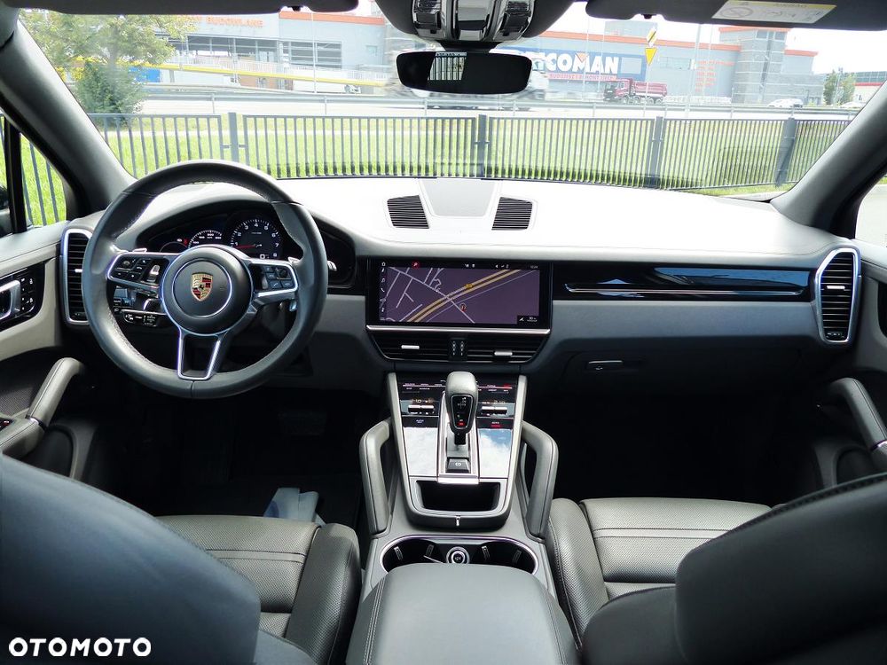 Porsche Cayenne Platinum Edition - 17