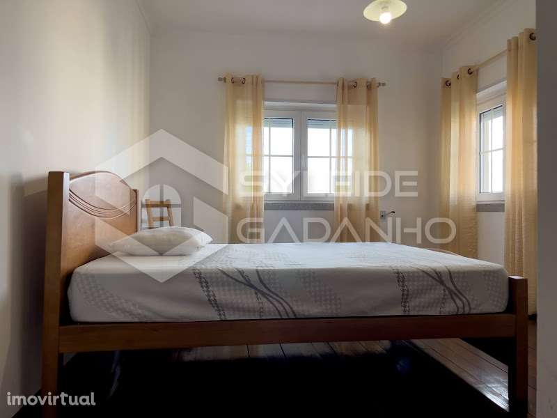 QUARTO  em apartamento T4 COM SALA e 2 casas de banho na zona baixa da - Grande imagem: 2/19
