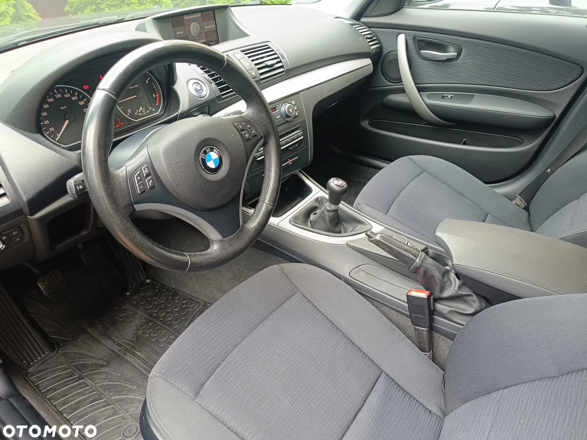 BMW Seria 1 118d Sport Line - 36