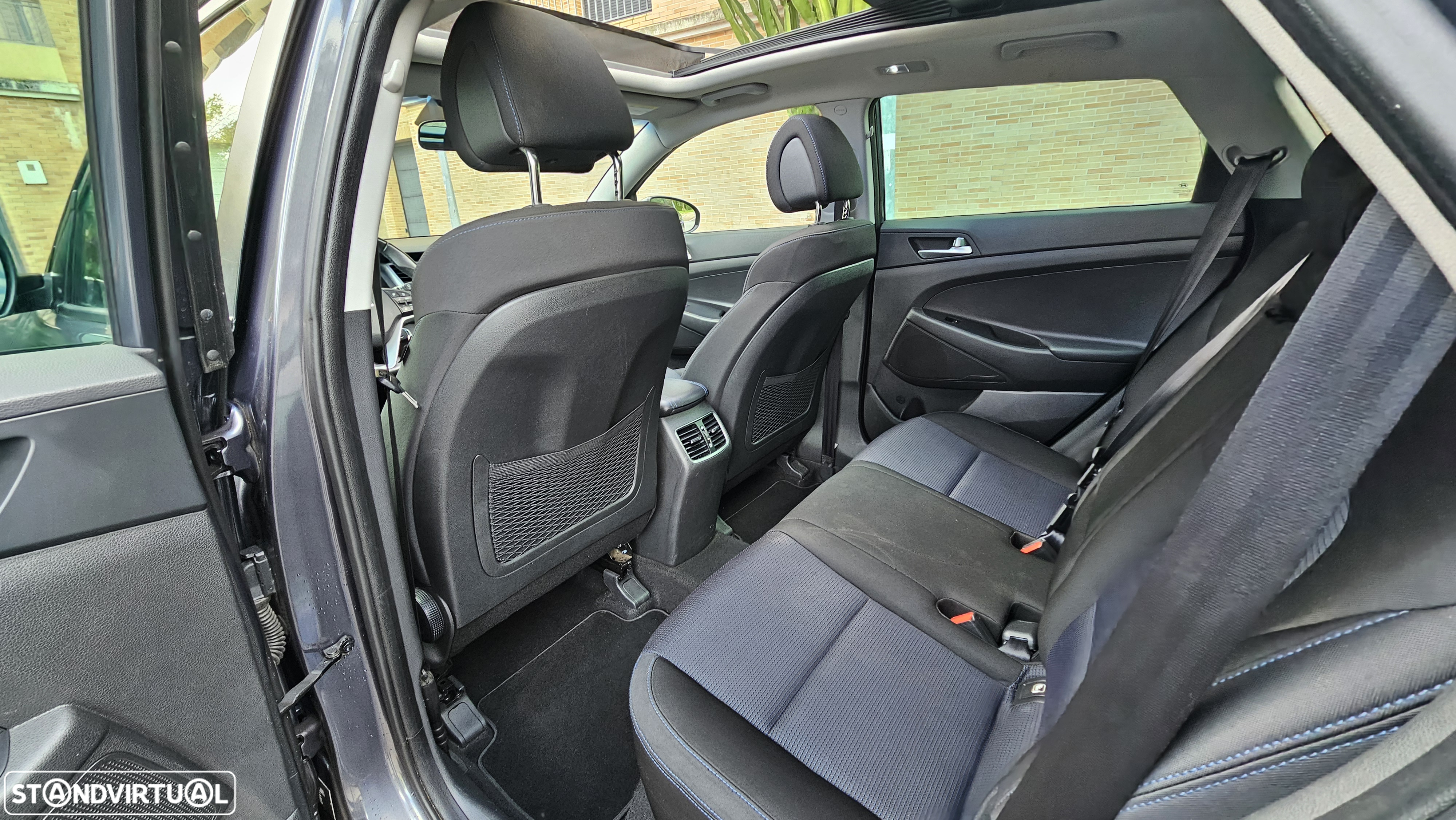 Hyundai Tucson 1.7 CRDi Premium - 29