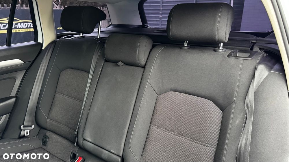 Volkswagen Passat - 22