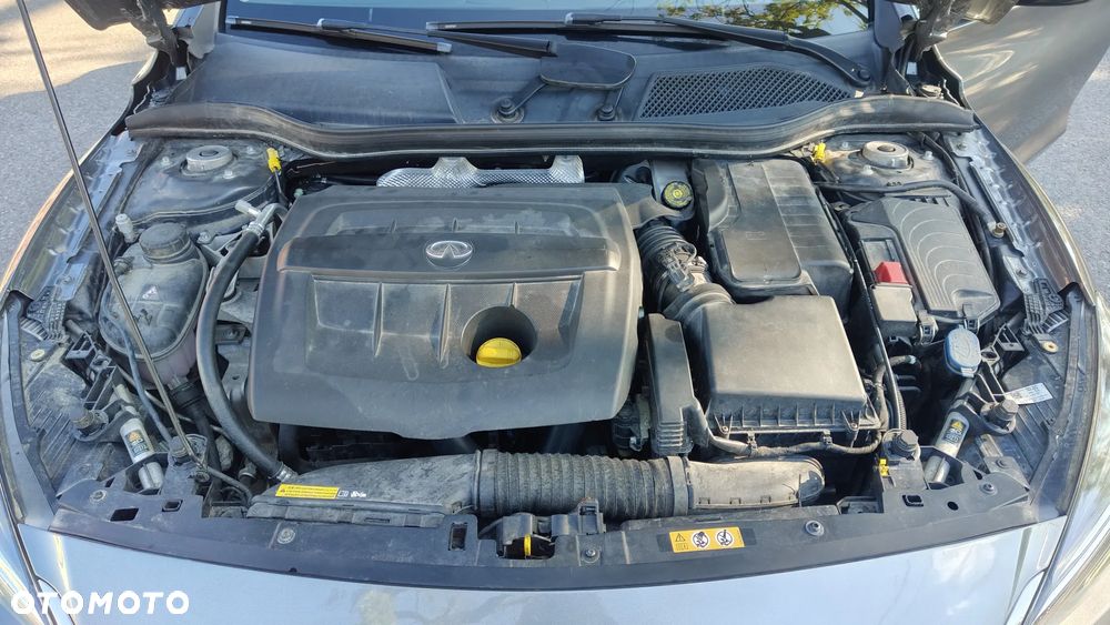 Infiniti Q30 1.5d DCT Premium City Black - 29