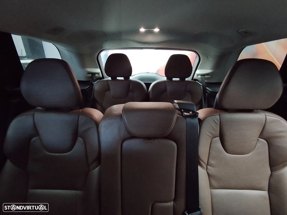 Volvo XC 90 2.0 B5 Momentum Plus AWD - 14