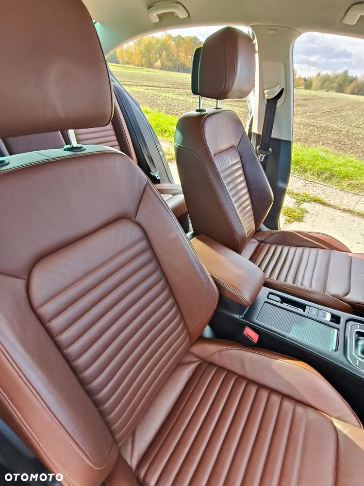 Volkswagen Passat 2.0 TDI Bi-Turbo BMT 4Mot Highline DSG - 20