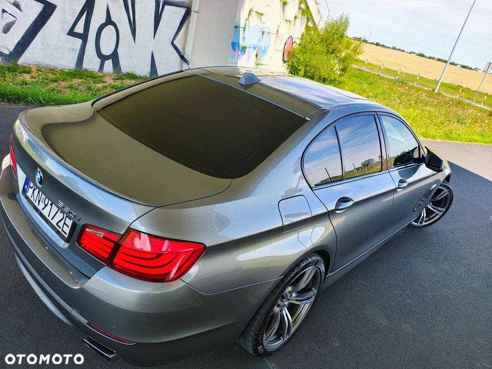 BMW Seria 5 550i Sport-Aut - 7