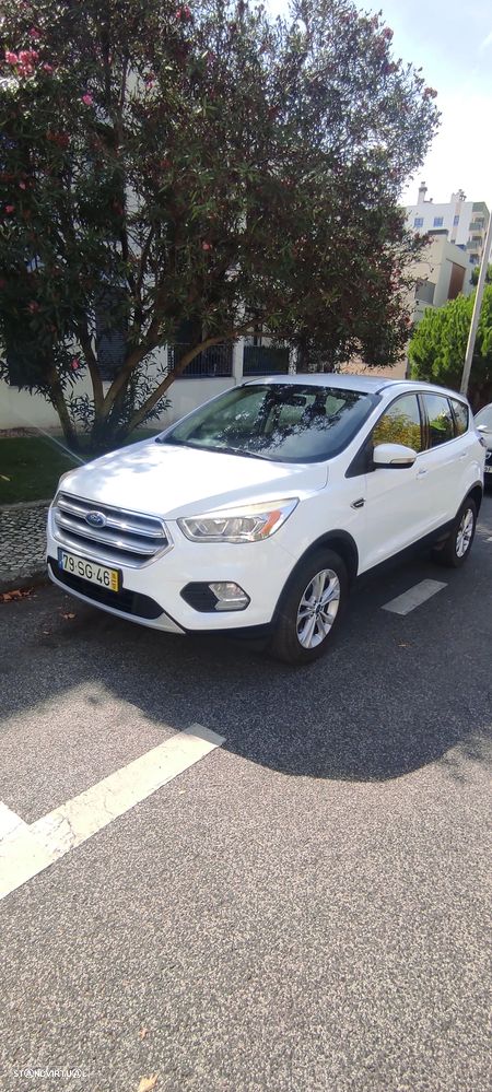 Ford Kuga 1.5 TDCi Titanium - 2
