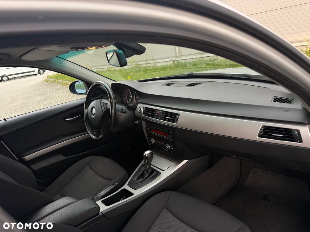 BMW Seria 3 - 35