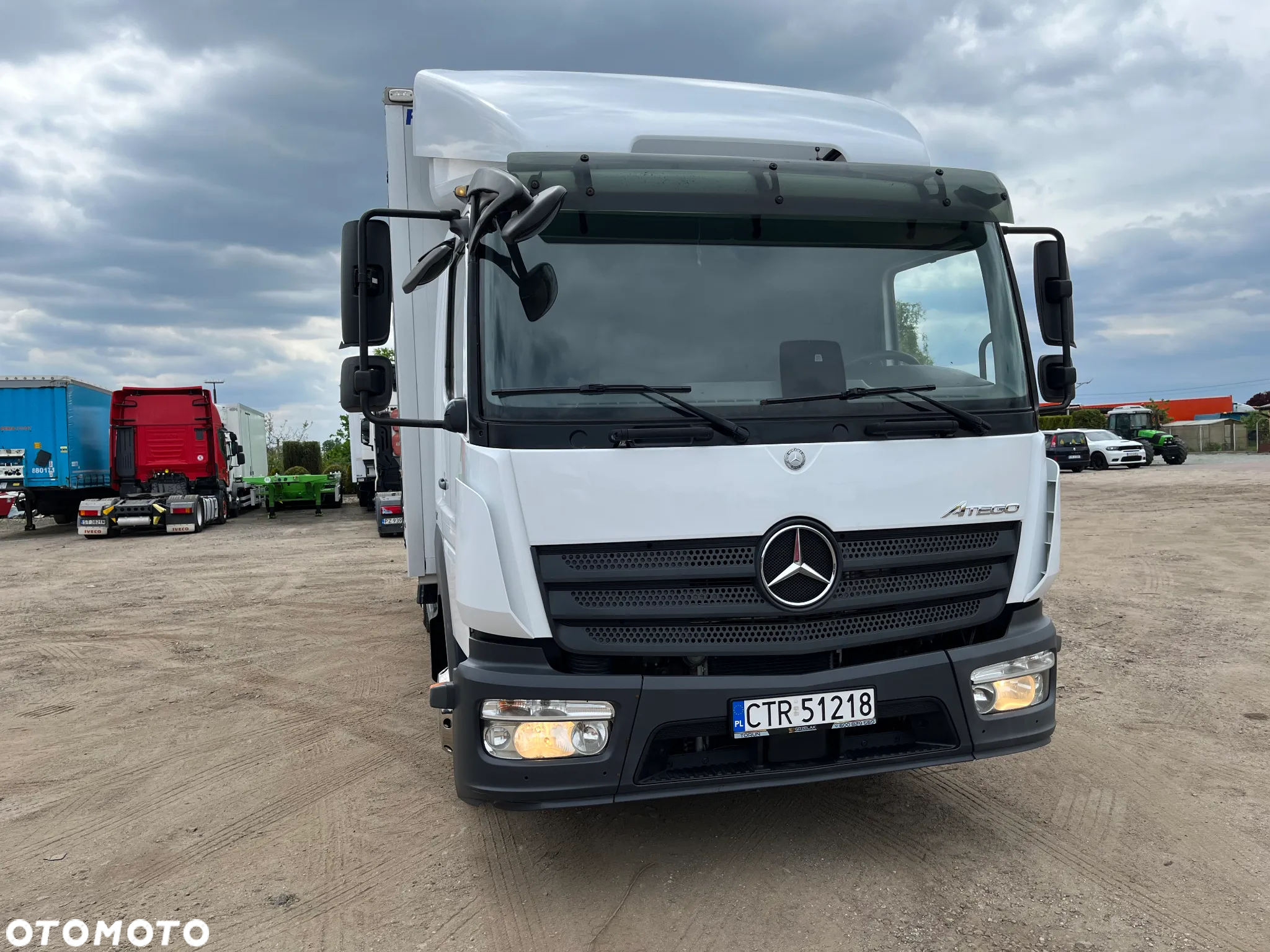Mercedes-Benz - 4