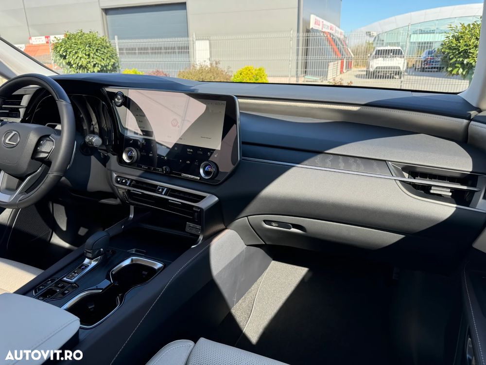 Lexus Seria RX 350h E-Four HEV Luxury - 24