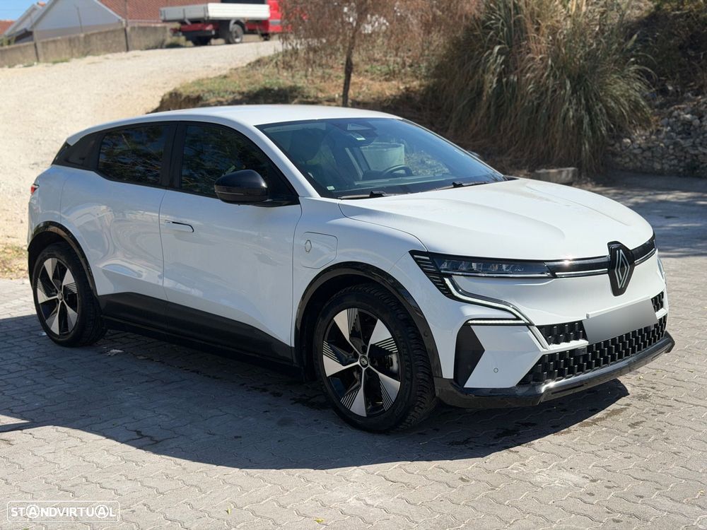 Renault Mégane E-Tech - 1