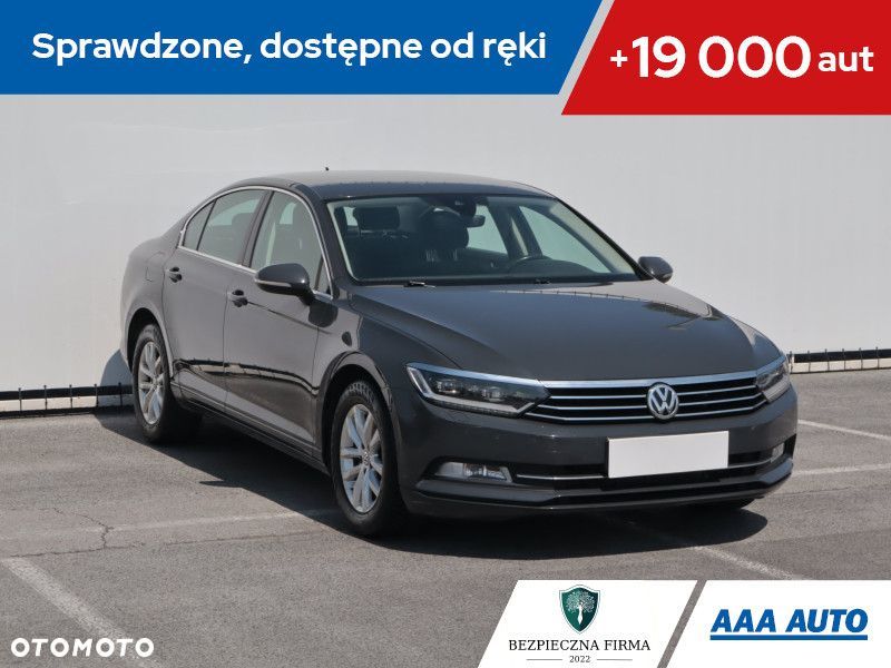 Volkswagen Passat - 2