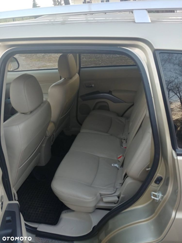 Mitsubishi Outlander - 6