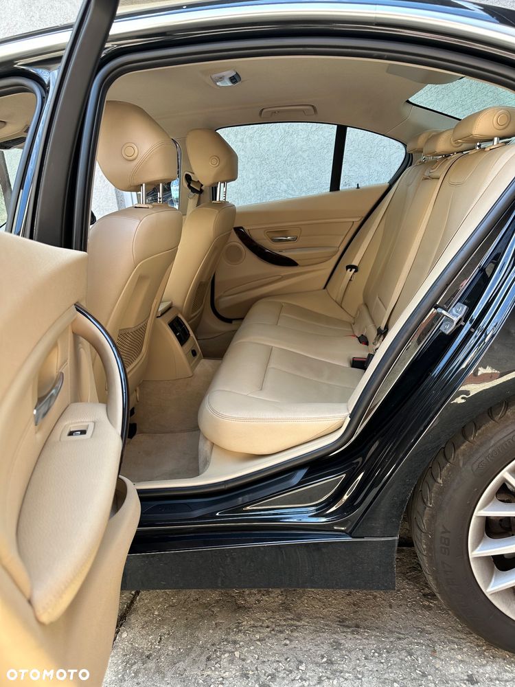 BMW Seria 3 320d Efficient Dynamics - 10