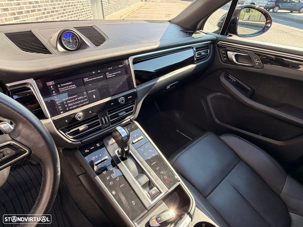 Porsche Macan T - 13
