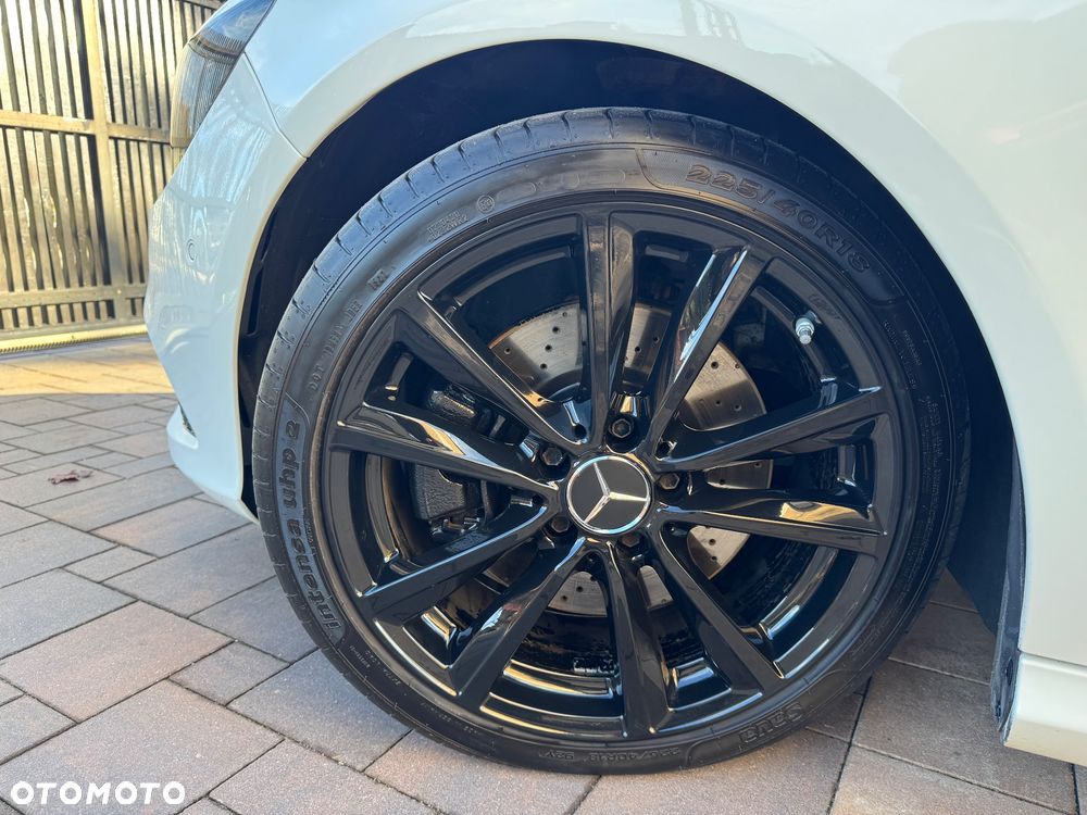 Mercedes-Benz CLA 250 7G-DCT - 22