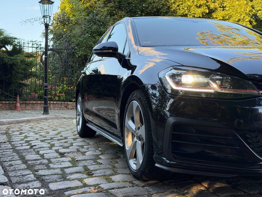 Volkswagen Golf - 18