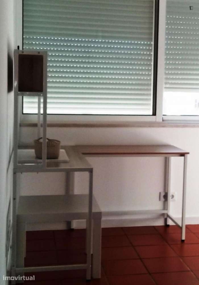 Quarto - localizado em Olaias Lisbon - Grande imagem: 3/16