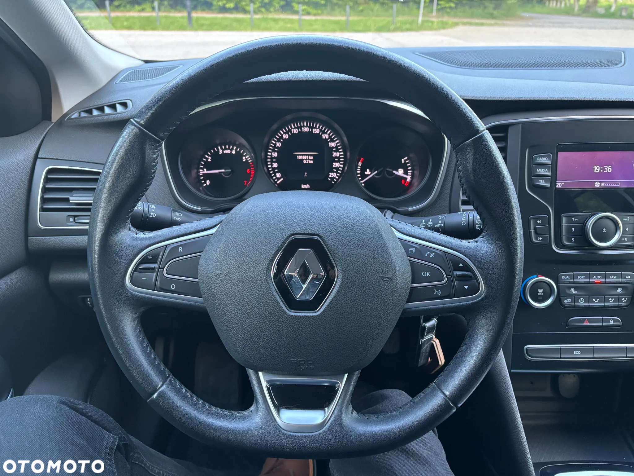 Renault Megane 1.6 SCe Zen - 12