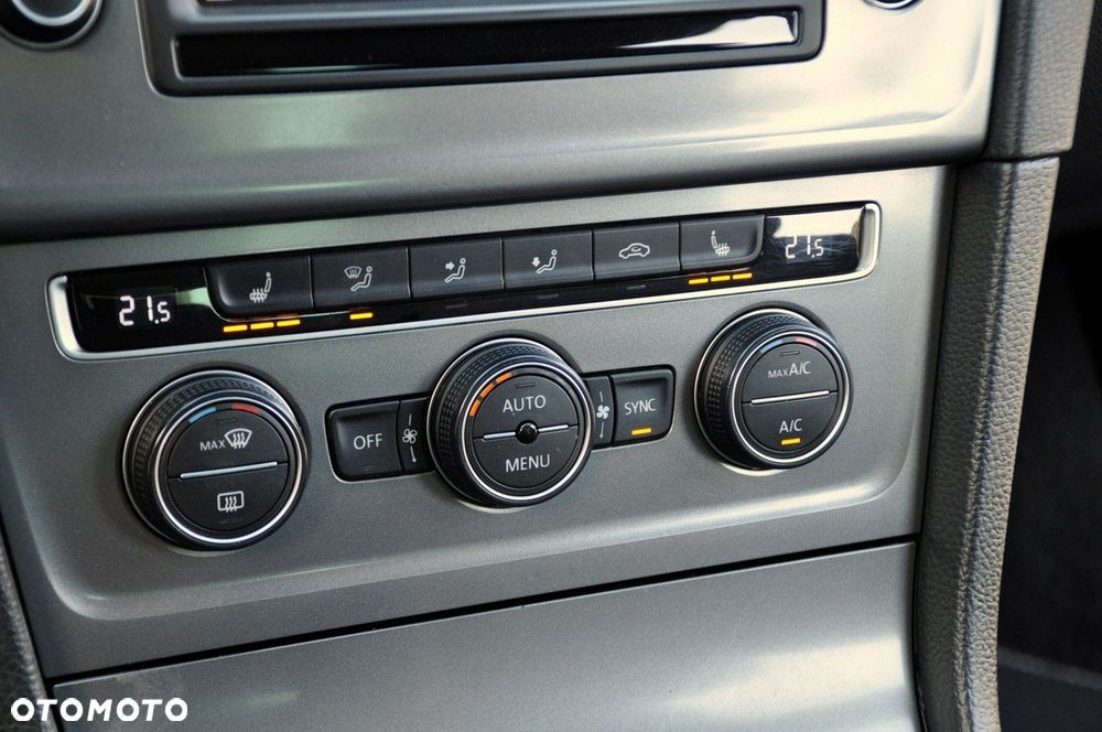 Volkswagen Golf - 33