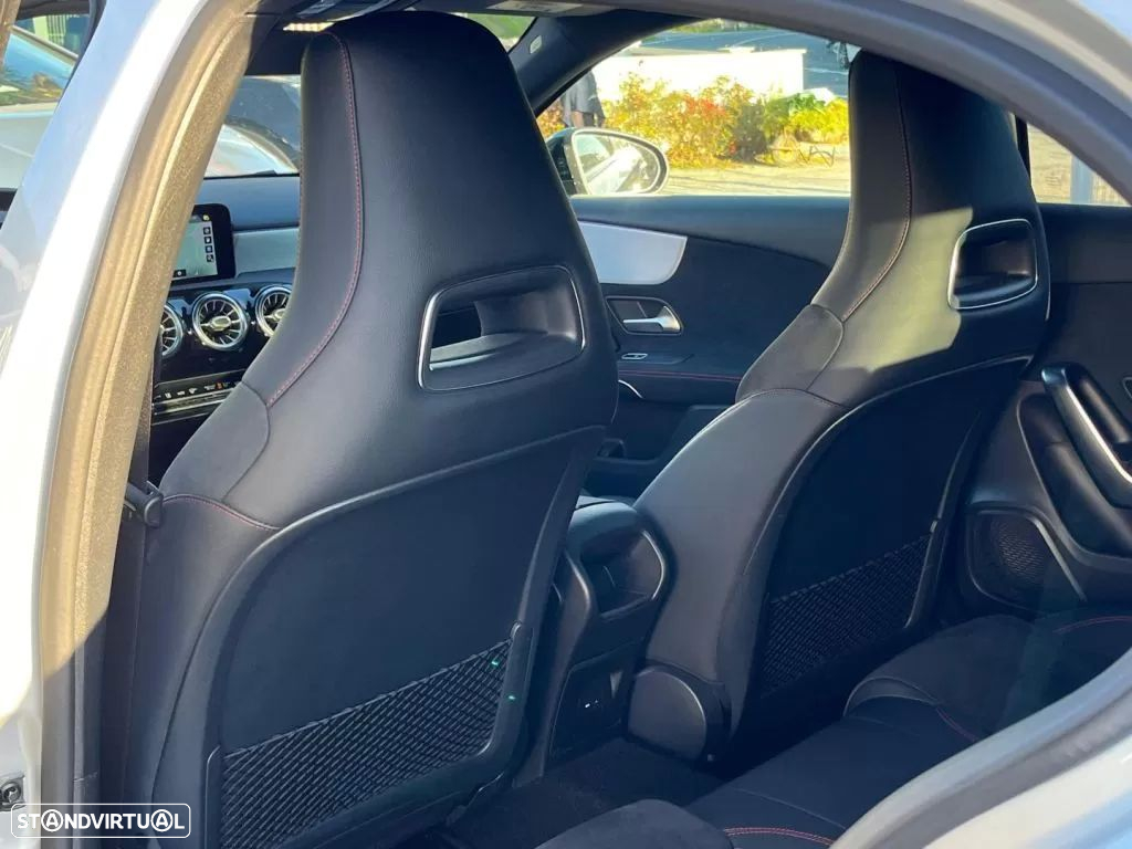 Mercedes-Benz A 250 e AMG Line - 11