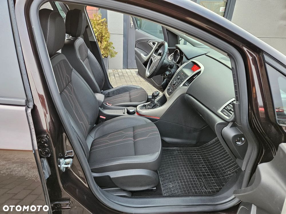 Opel Astra 1.4 Turbo 150 Jahre - 15