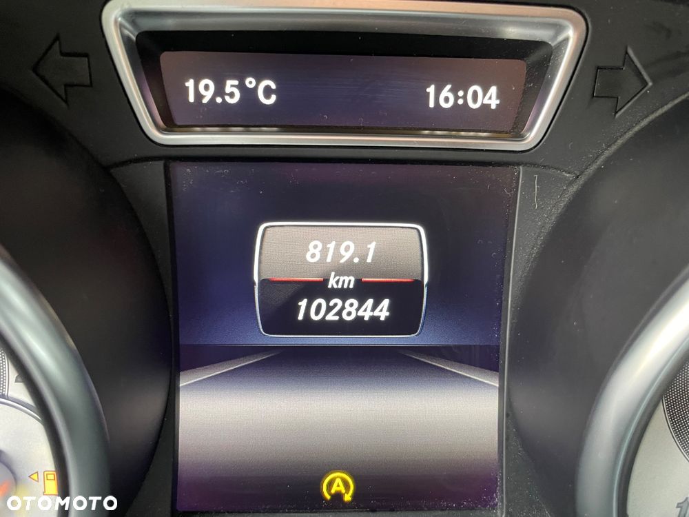 Mercedes-Benz GLA 200 - 16