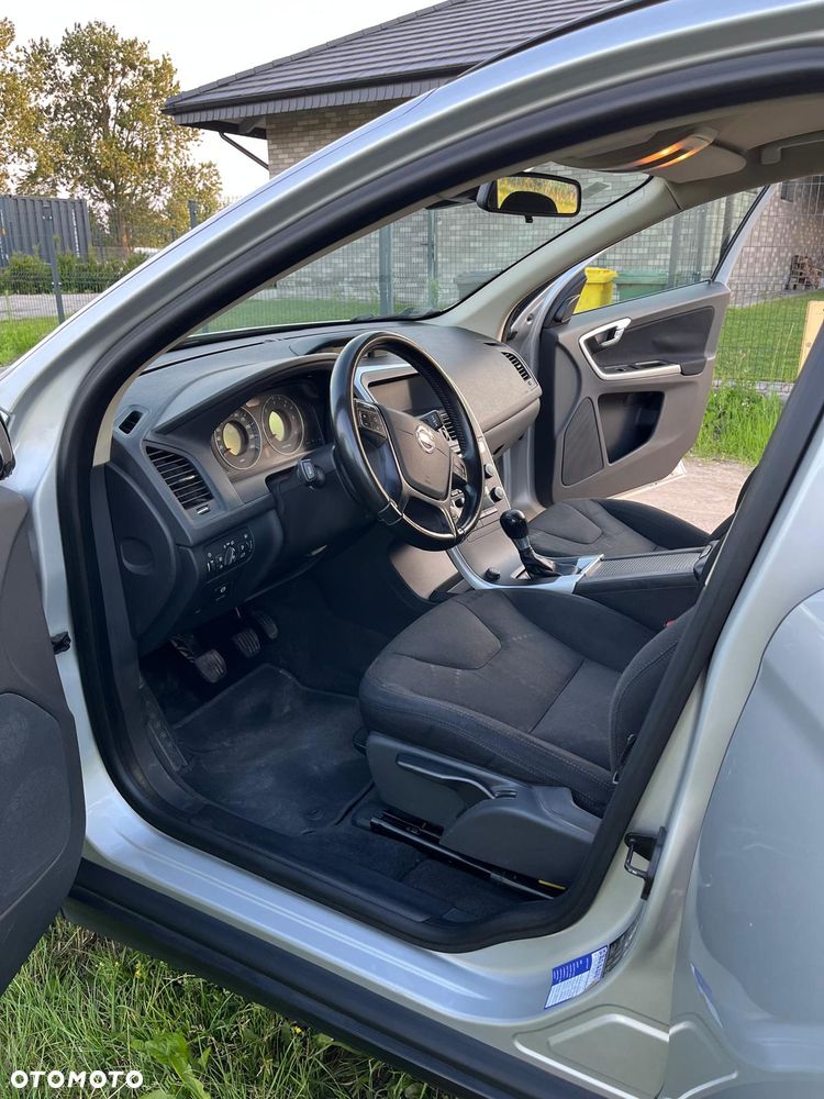 Volvo XC 60 2.4D Kinetic - 24