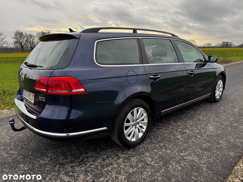 Volkswagen Passat 2.0 TDI DPF DSG Highline - 11