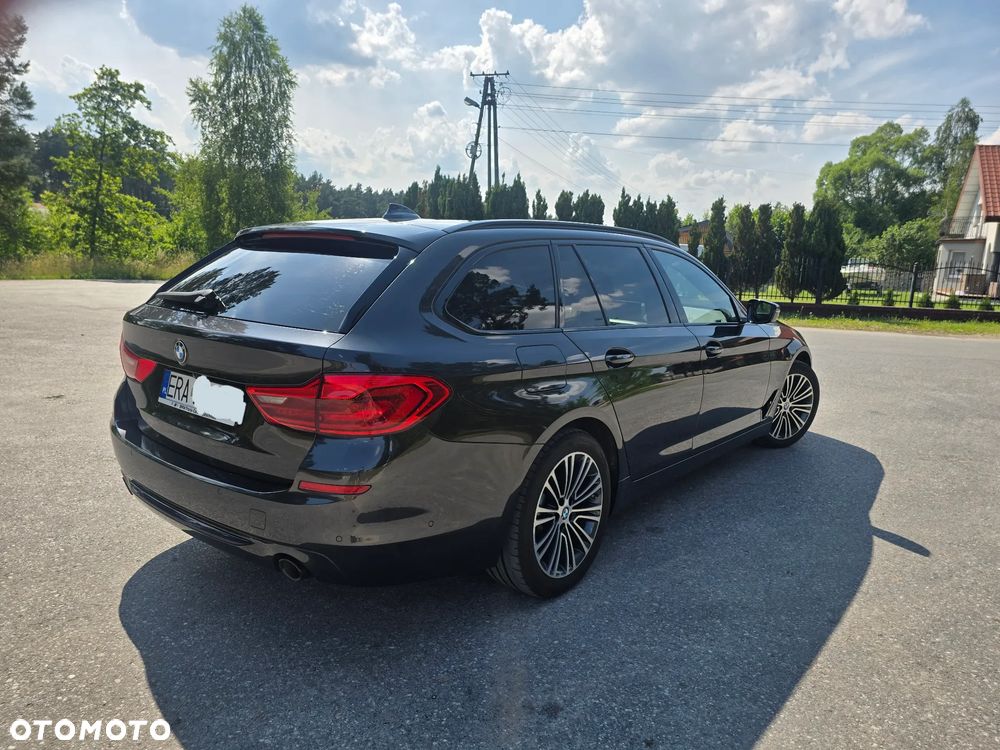 BMW Seria 5 520d Sport Line - 3